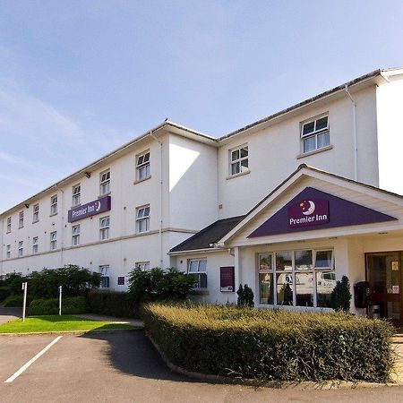 Premier Inn Cheltenham Central Exterior photo