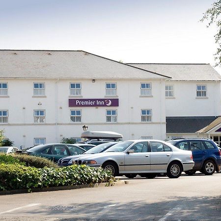 Premier Inn Cheltenham Central Exterior photo