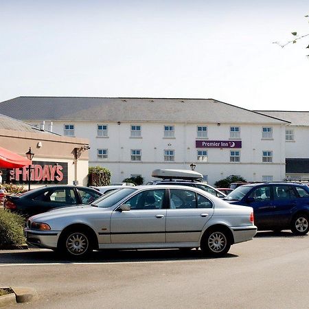 Premier Inn Cheltenham Central Exterior photo