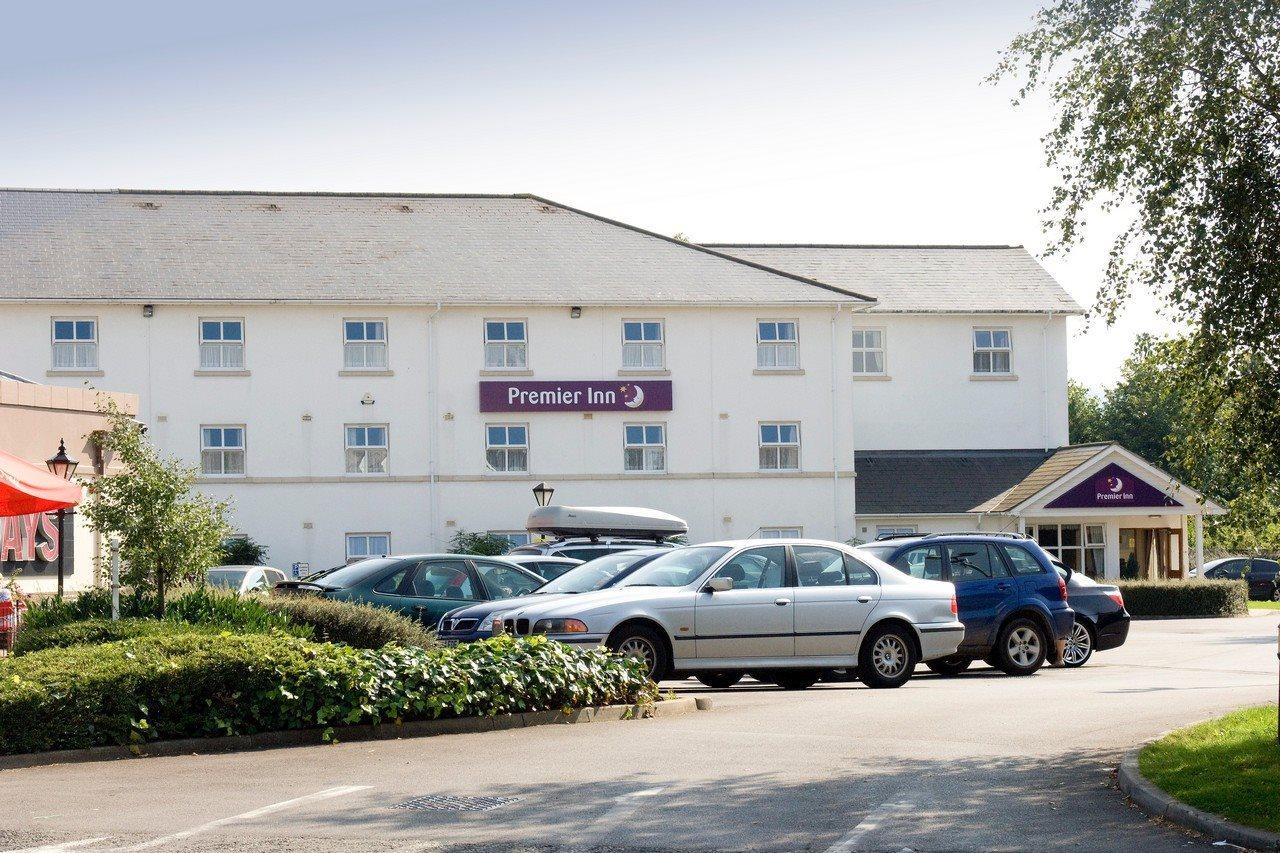 Premier Inn Cheltenham Central Exterior photo