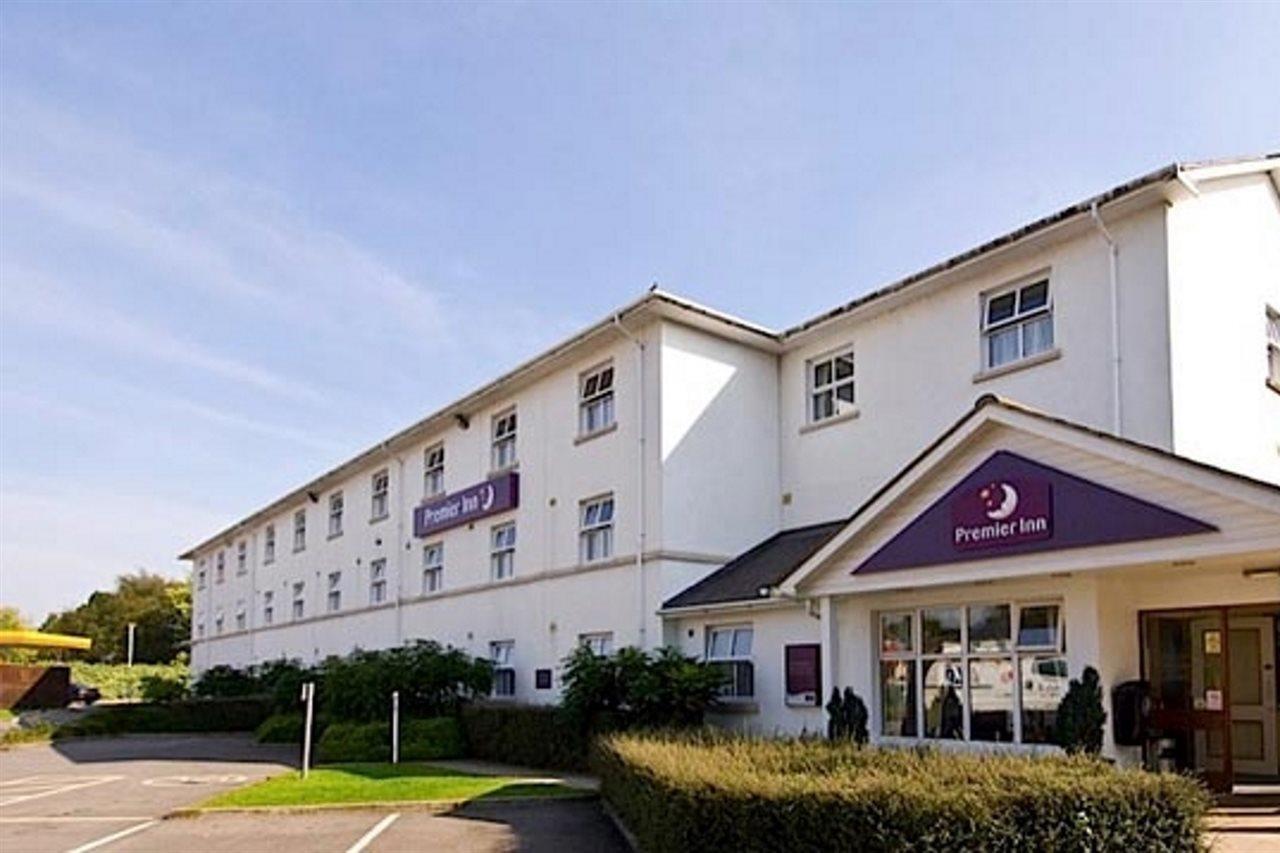 Premier Inn Cheltenham Central Exterior photo