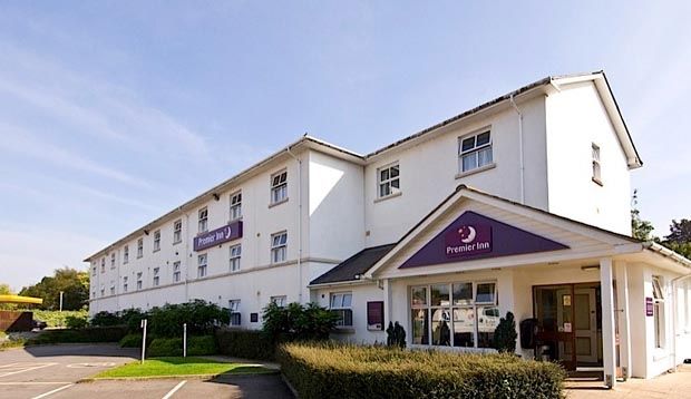 Premier Inn Cheltenham Central Exterior photo