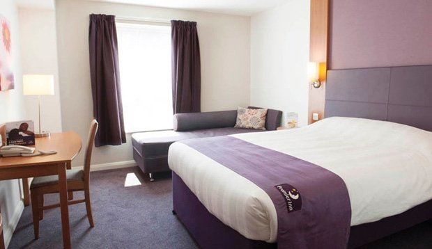 Premier Inn Cheltenham Central Exterior photo